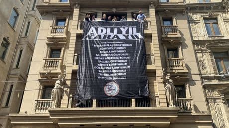 İstanbul Barosu'ndan Yeni adli yıl protestosu: Adaletin olmadığı kara yıl