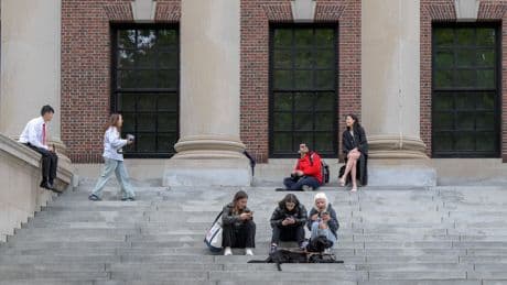 Regering-Trump zet telkens een volgende stap om de prestigieuze universiteit Harvard te breken