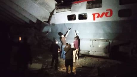 Meerdere doden nadat trein ontspoort door instorting Russisch viaduct, mogelijk door explosie