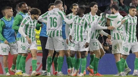 El Betis arrancará LaLiga sin Abde, Llorente ni Roca