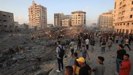 En direct, Gaza : Benyamin Nétanyahou annonce une extension des opérations militaires dans la ville ; l’armée israélienne détruit un troisième immeuble d’habitation