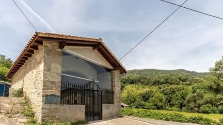 Una ermita del siglo XVI renace como centro social para los 50 vecinos de un pequeño pueblo a media hora de Bilbao
