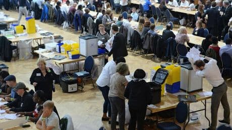 Wahlen: Britische Regierung will Wahlalter auf 16 Jahre senken