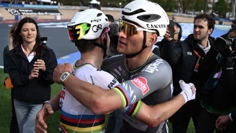 Pogacar, cautivado por Van der Poel, la pareja del siglo: ''Si fuera niño, sería mi ídolo''