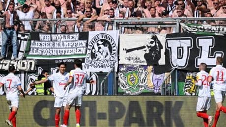 Sieben-Tore-Spektakel – Kiel schlägt Mönchengladbach in der Nachspielzeit