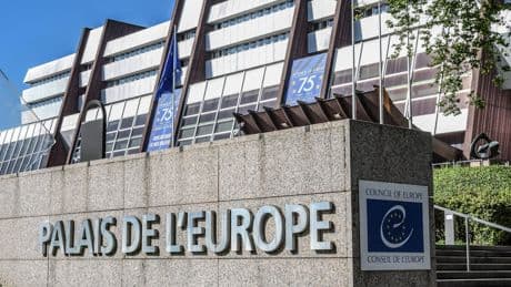 CO2-Strafen - Autobauer bekommen mehr Zeit für EU-Klimavorgaben
