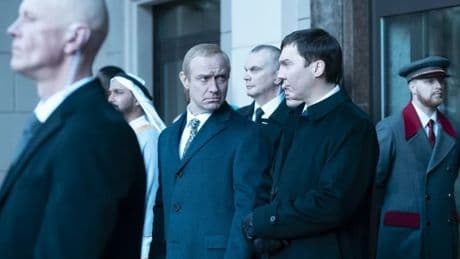 "Le film parle de politique et tout le monde a peur de ça": "Le mage du Kremlin" a failli ne pas se faire faute de financements