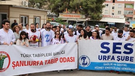 Urfa’da sağlık emekçilerine şiddete tepki: Bu koşullarda sağlık hizmeti vermemiz zorlaşıyor