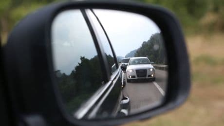 Lichthupe: Wann ist sie erlaubt, wann eine Straftat?