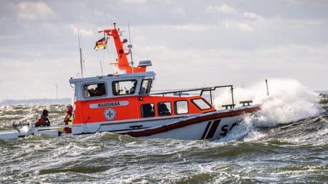 Tragisches Unglück auf Rügen - Angler (62) stürzt von Boot in die Ostsee - tot!