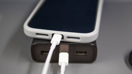Powerbank-Mitnahme im Flugzeug: Was Sie wissen müssen