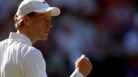 Sinner ajusticia a un Djokovic tocadísimo y se cita con Alcaraz en la gran final