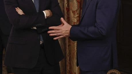 Cinco ministerios, una consulta pública "útil" y el objetivo de proteger a los trabajadores y la cohesión territorial: así ha llegado la OPA de BBVA al Consejo de Ministros