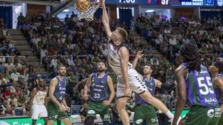 El jugador del Surne Thijs de Ridder, incluido en el mejor quinteto joven de la ACB
