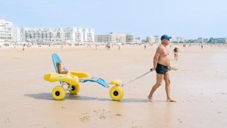 Handicap : à La Baule et à Pornichet, des plages accessibles pour « normaliser les vacances »