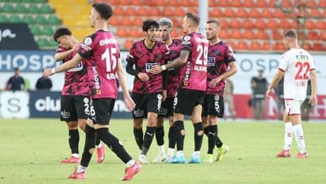Alanyaspor, Sivasspor'u 2 golle mağlup etti