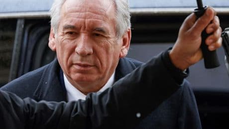 Prisons attaquées: François Bayrou se rend mercredi dans l'Isère avec Gérald Darmanin et Bruno Retailleau