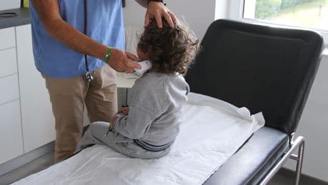 Procès Le Scouarnec : faut-il une attestation d’honorabilité pour les médecins ?