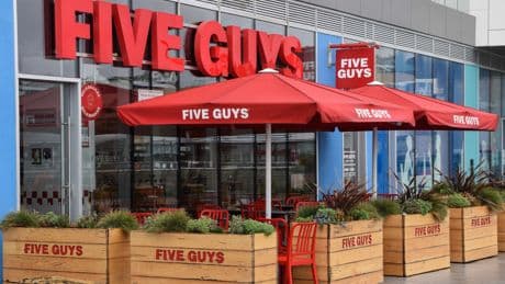 Five Guys gana un 36% menos en España pese a disparar su facturación