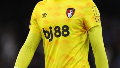 Arsenal considering shock transfer for Kepa with Chelsea’s record keeper available for peanuts