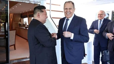 Kim Jong-un assure Sergueï Lavrov de son soutien «inconditionnel» contre l'Ukraine