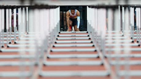 Lorenzo Simonelli salta il Golden Gala d'atletica. Il campione europeo dei 110 ostacoli frenato dall'influenza.