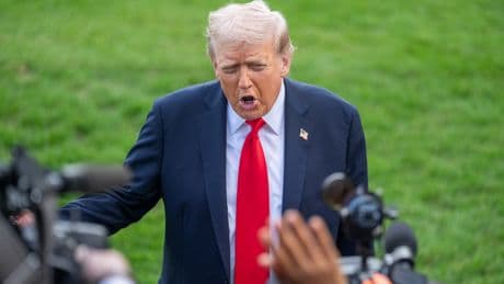 Trump exige a los países de la OTAN que dejen de comprar petróleo ruso