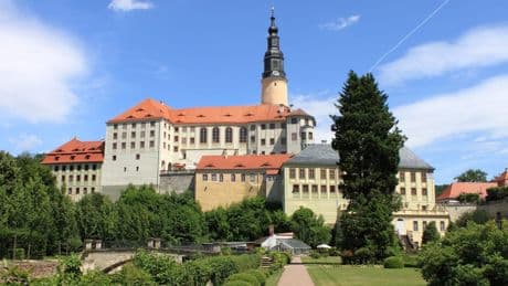 Ausflug ab Dresden: Schloss Weesenstein ist verkehrt herum gebaut