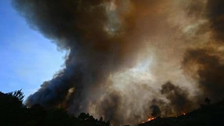 Incendie dans l’Aude : “Inquiétude maximale en France” face à la voracité des flammes
