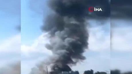 Londra’da yolcu uçağı havalandıktan saniyeler sonra düştü