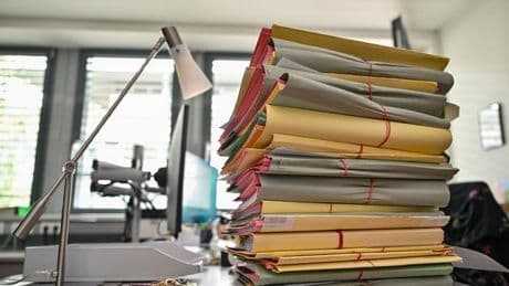 Aktenberge wachsen: Zehntausende unerledigte Fälle bei Berliner Staatsanwälten