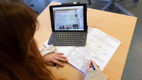 Bildung: Schulen sollen über Tablets im Unterricht selbst entscheiden