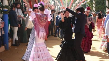 De salones a alpargatas: zapatos para combinar con tu traje de flamenca e ir cómoda a la Feria de Abril