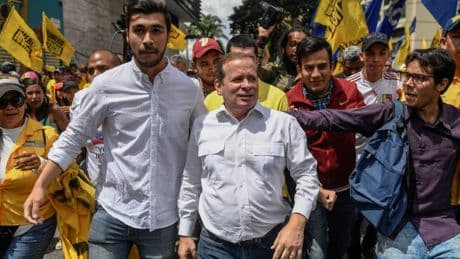 Venezuela : arrestation d'un proche de la cheffe de l'opposition à deux jours des élections