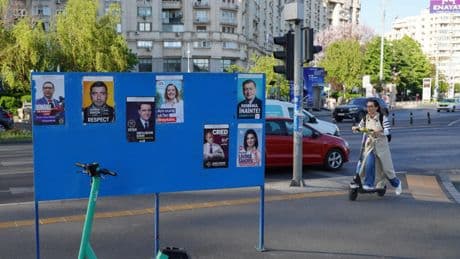 Roumanie: les électeurs de retour aux urnes six mois après l'annulation de la présidentielle