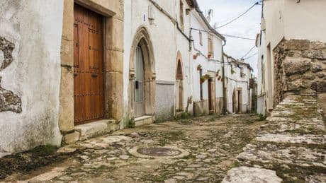 El pueblo escondido entre Badajoz y Portugal con un precioso barrio medieval