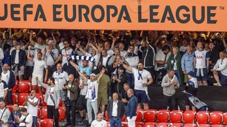 Tres hinchas ingleses detenidos en Bilbao, dos tras una pelea y otro por daños