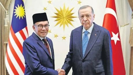 İsrail üzerindeki baskı artırılmalı