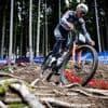 Mathieu van der Poel op gewone fiets richting WK mountainbiken: ‘Ik moet nog paar keer diep gaan’