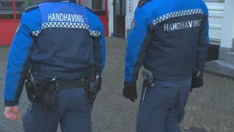 Rapport wangedrag boa's Deventer: daklozen kleineren en collega's aan tafels boeien