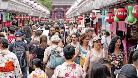 Touristenansturm in Japan: Eine Stunde anstehen, um ein Selfie zu machen