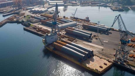 Iberdrola recibe los últimos monopilotes de Navantia-Windar para su parque eólico marino Windanker