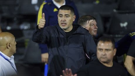 Crisis institucional y división total en Boca Juniors tras una temporada de fracasos antes del Mundial: "Están los que aman a Riquelme y los que no"