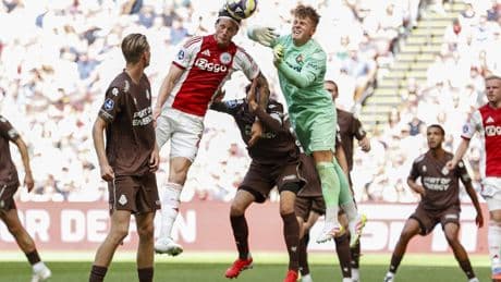 18 (!) doelpogingen voor Telstar, doelman Ronald Koeman: ’Best raar dat we niet tegen Ajax hebben gescoord’