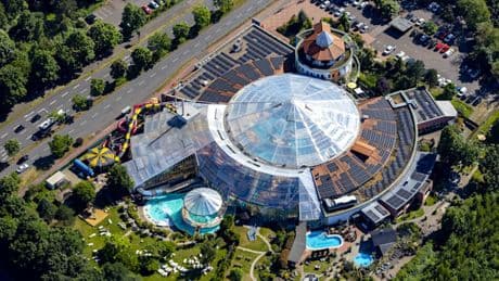 Chlorgasaustritt in Schwimmbad – 14 Jugendliche kommen ins Krankenhaus