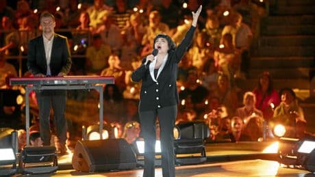 Mireille Mathieu sans pitié pour Emmanuel Macron : « Je suis gaulliste ! »