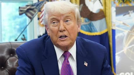 Trump amenaza a Apple con un arancel del 25% a todos los iPhone que no se fabriquen en Estados Unidos