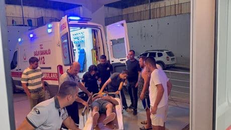 Antalya'da kaza: Otomobil uçuruma yuvarlandı