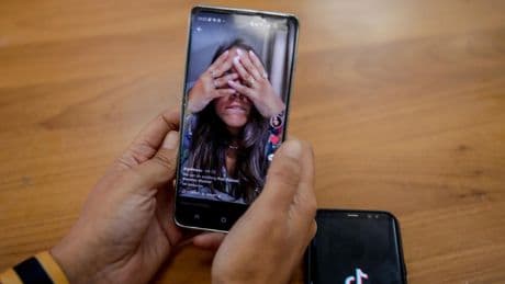 Un juez admite una querella contra TikTok por las secuelas de una moderadora