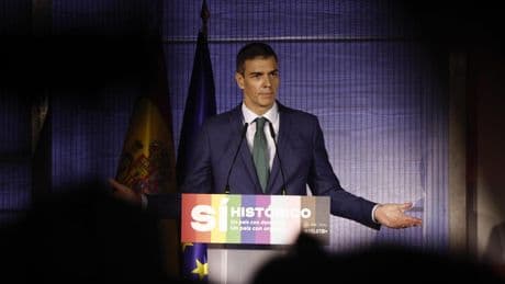 Tres exministros y más de treinta ex altos dirigentes del PSOE piden por carta a Sánchez su dimisión por la "corrupción"